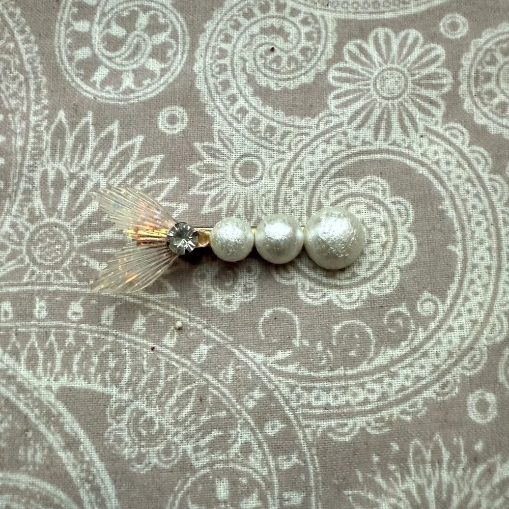 Chic Pearl and Crystal Kids Hair Clip